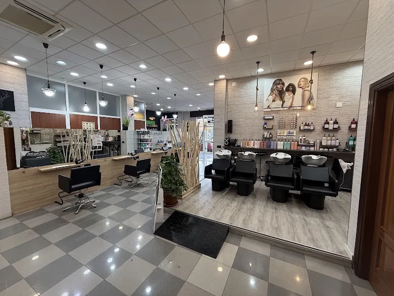 Peluquería y Estética en Málaga - Grupo Almagro - Esthétique Málaga - Photo de couverture - OneBooking