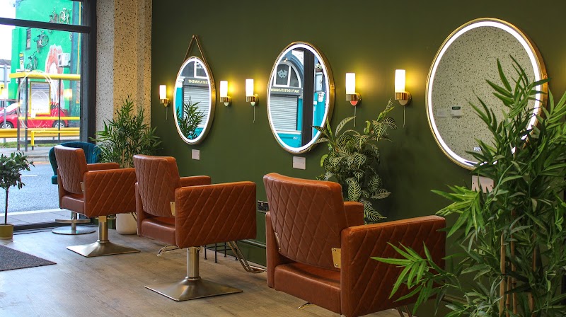 Red Door Hair Studio