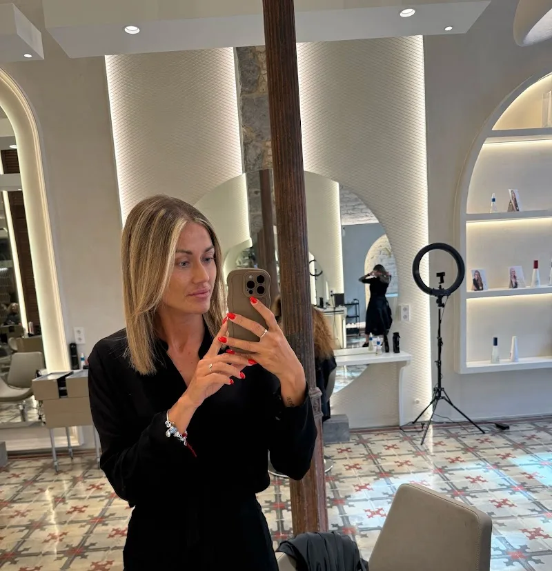 Salón YÖY - Viera y Clavijo - Coiffure Las Palmas De Gran Canaria - Photo de couverture - OneBooking
