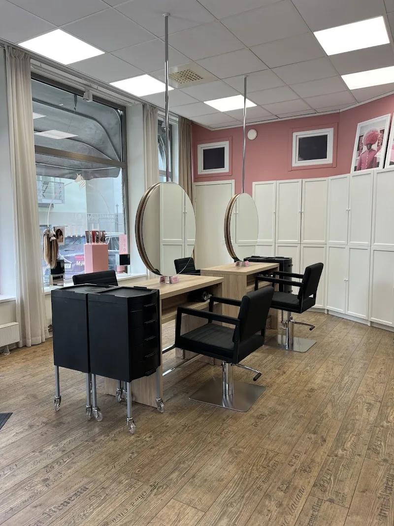 Unique Hair Stockholm - Coiffure Stockholm - OneBooking