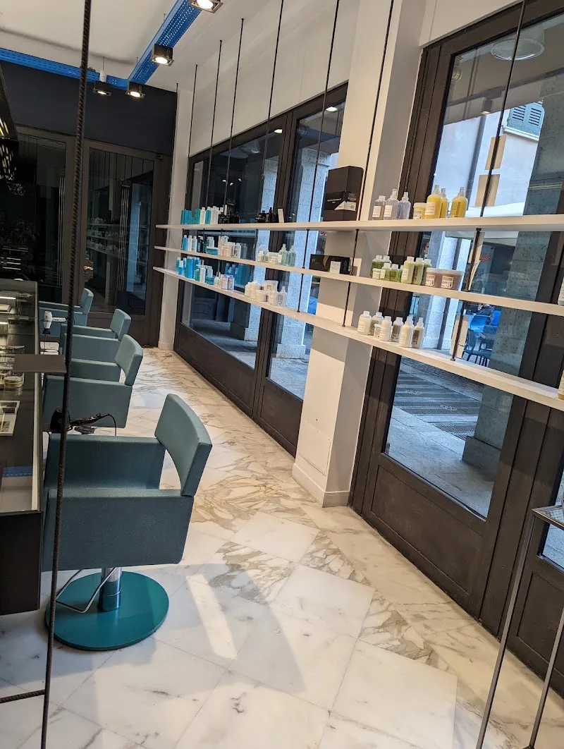 Place Hair - Coiffure Brescia - Photo de couverture - OneBooking