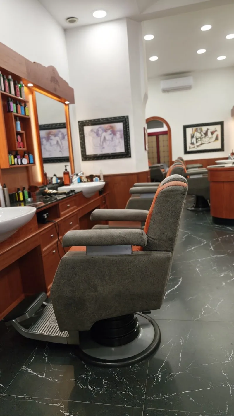 Modafferi Barber Shop: Dal 1970 barbieri a Roma - Coiffure Rome - Photo de couverture - OneBooking
