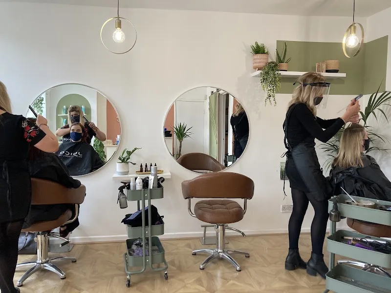 Salon Artiste - Coiffure Cardiff - OneBooking