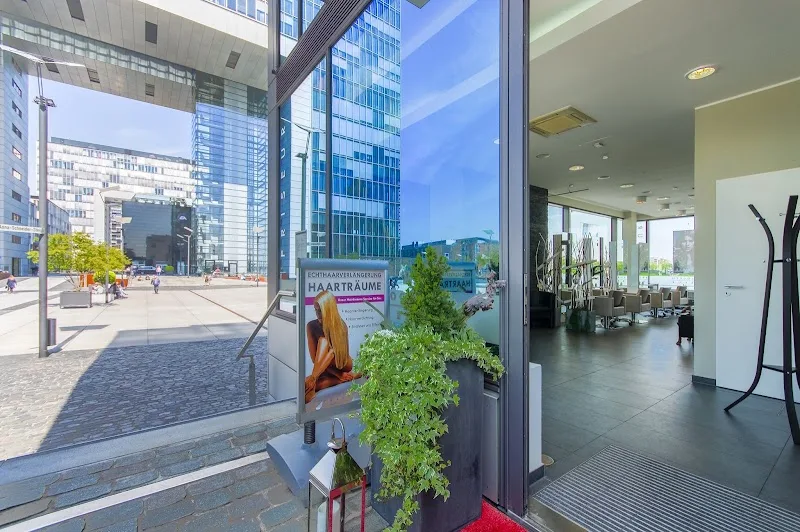 Friseur Rheinlocken, Köln Rheinauhafen - Coiffure Cologne - Photo de couverture - OneBooking