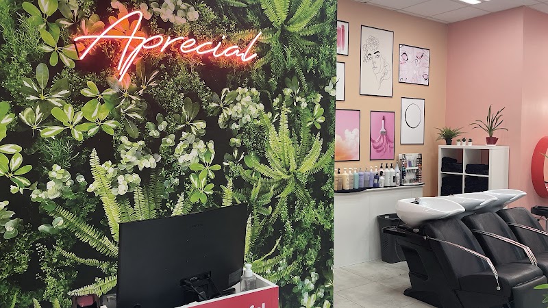 Salon Aprecial - Coiffure Bristol - Photo de couverture - OneBooking