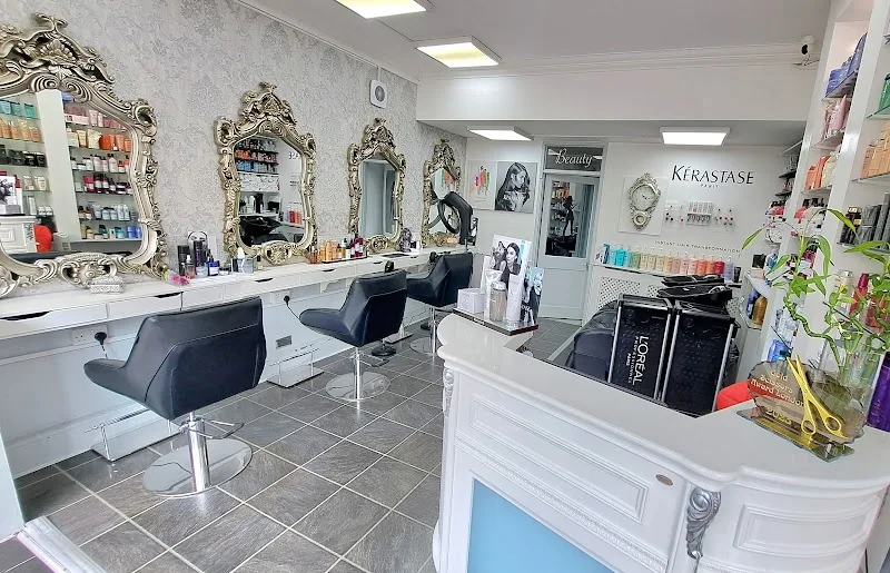 CC Hair Studio - Coiffure Oxford - Photo de couverture - OneBooking