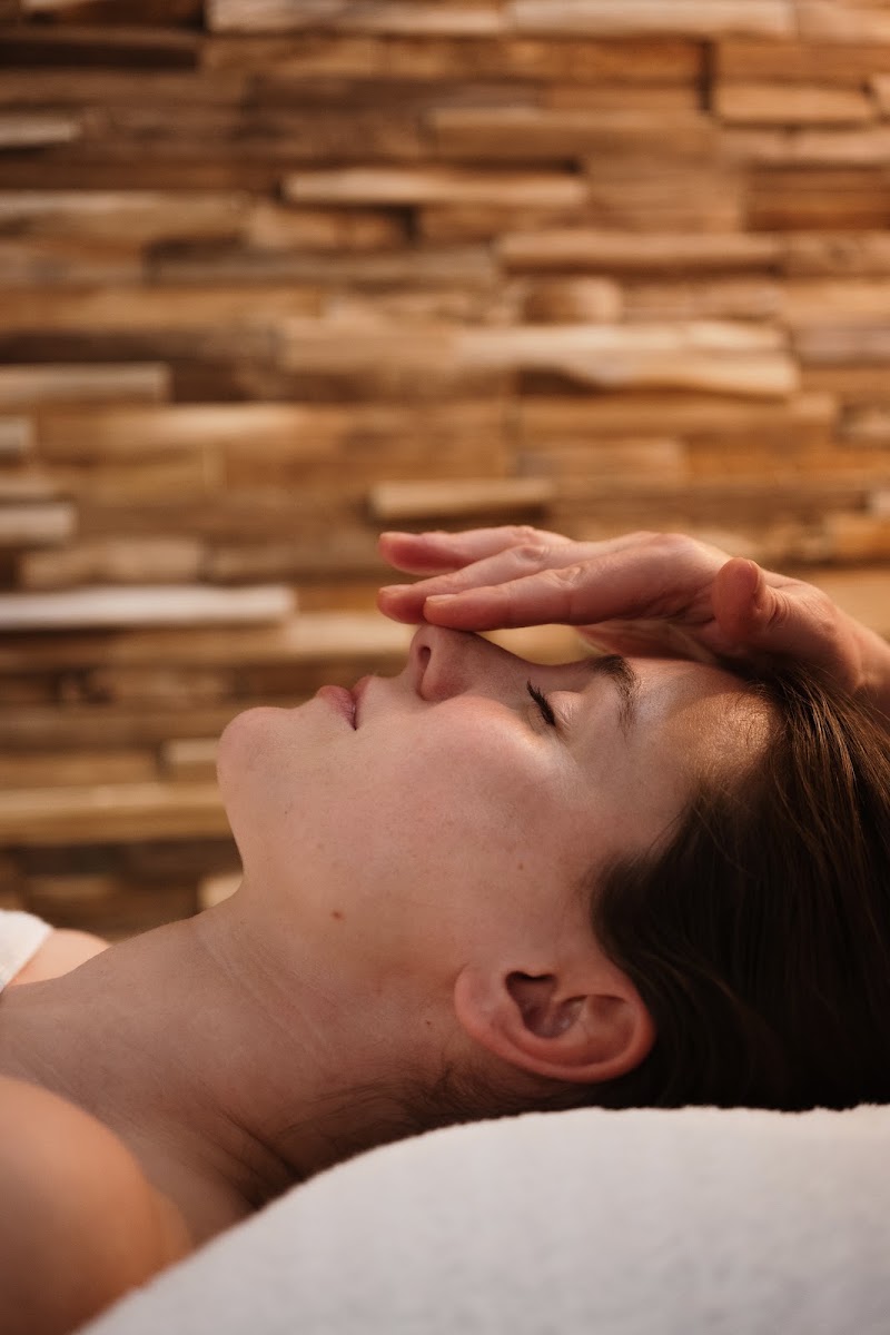 Nathalie Konen - Massage Liège - Photo de couverture - OneBooking