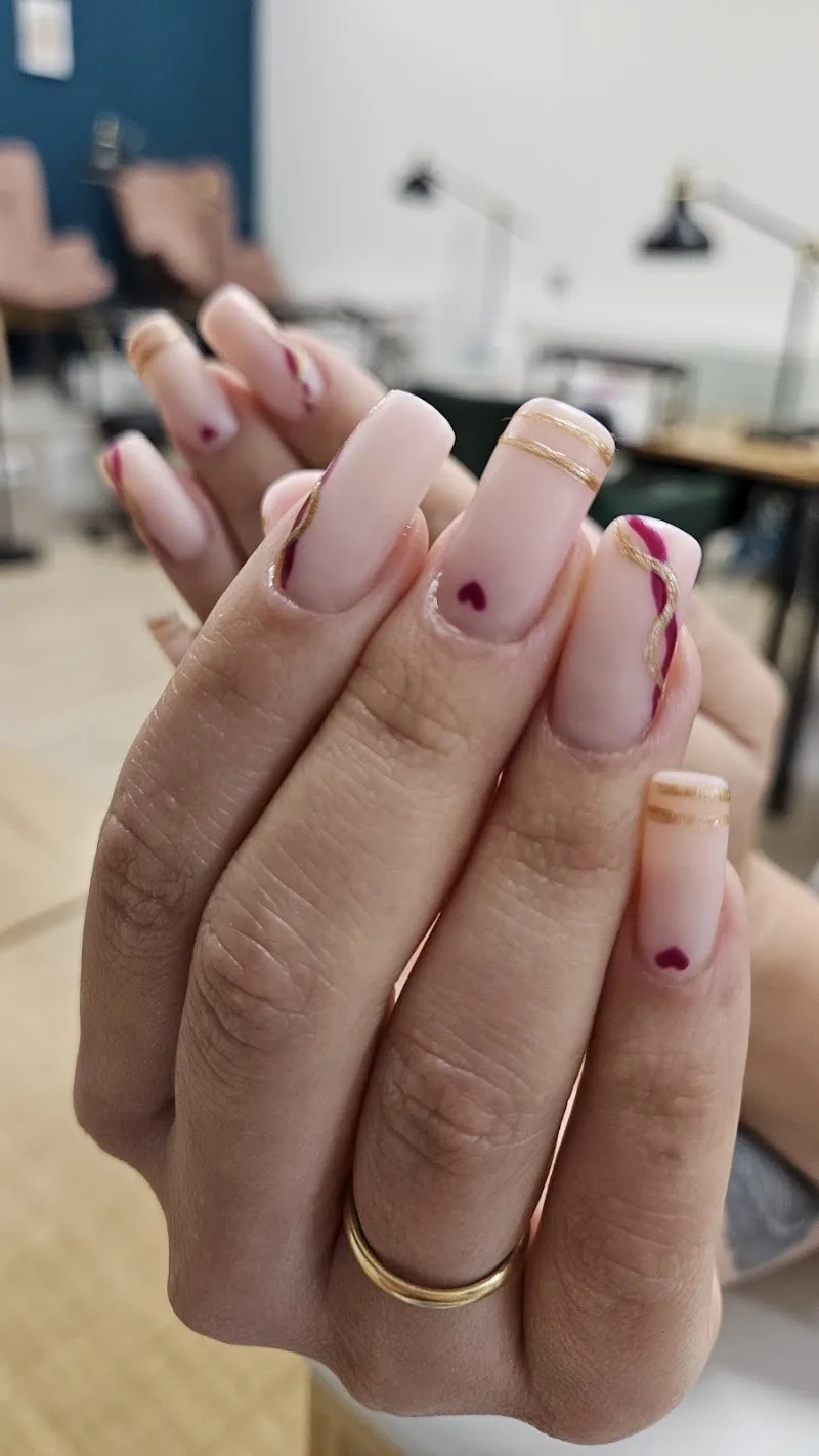 Muy Nice – Salón de Belleza en Barcelona - Institut de beauté Barcelona - Photo de couverture - OneBooking