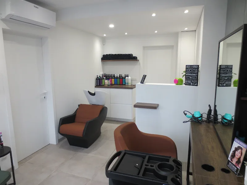 Kapsalon Lokeren - In Weave, Make-up, Bruidskapsels en Hair Extensions - Coiffure Lokeren - Photo de couverture - OneBooking