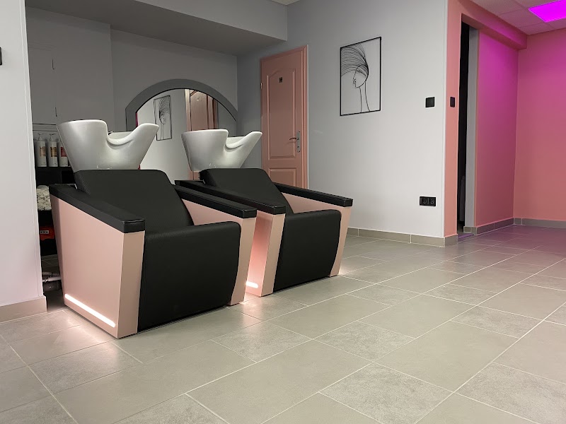 Capelli Hair Studio Budapest