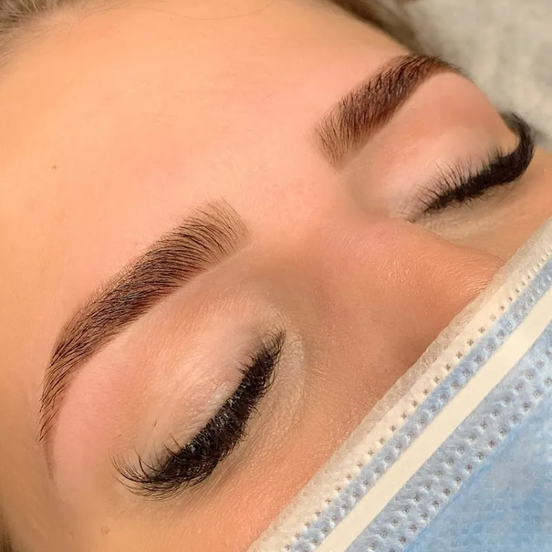 GLOW, The Brow & Beautybar - Institut de beauté Genk - Photo de couverture - OneBooking