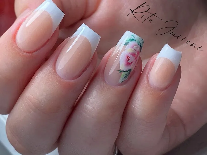 RJ Nail Studio