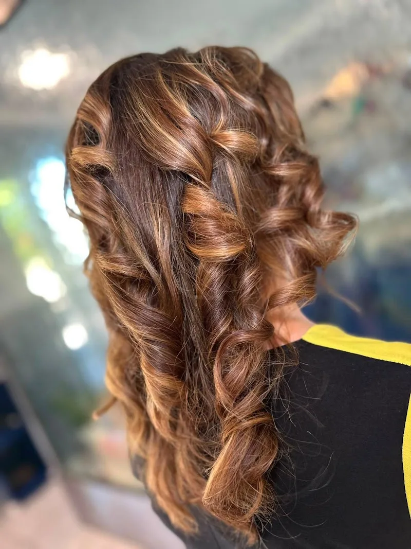 Parrucchiere Hair Stylist Tessy Acconciature