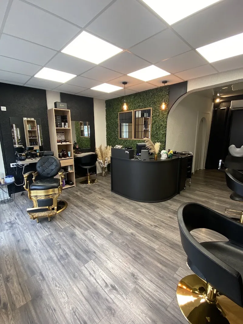 POOLI ONE HAIR - Coiffure Colmar - OneBooking