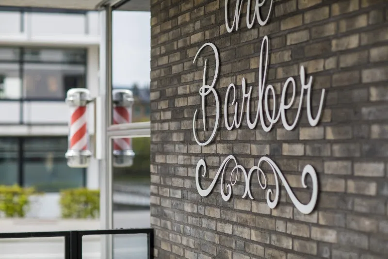 Larsson & Lange Live . The barber