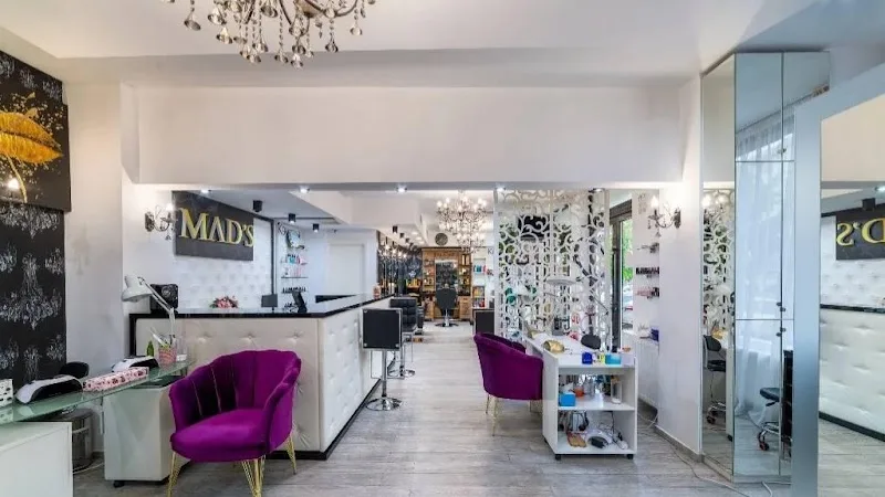 Mad's Beauty Salon - Coiffure Bucharest - Photo de couverture - OneBooking
