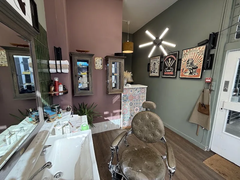 Barber Chair Saloon - Coiffure Oslo - OneBooking