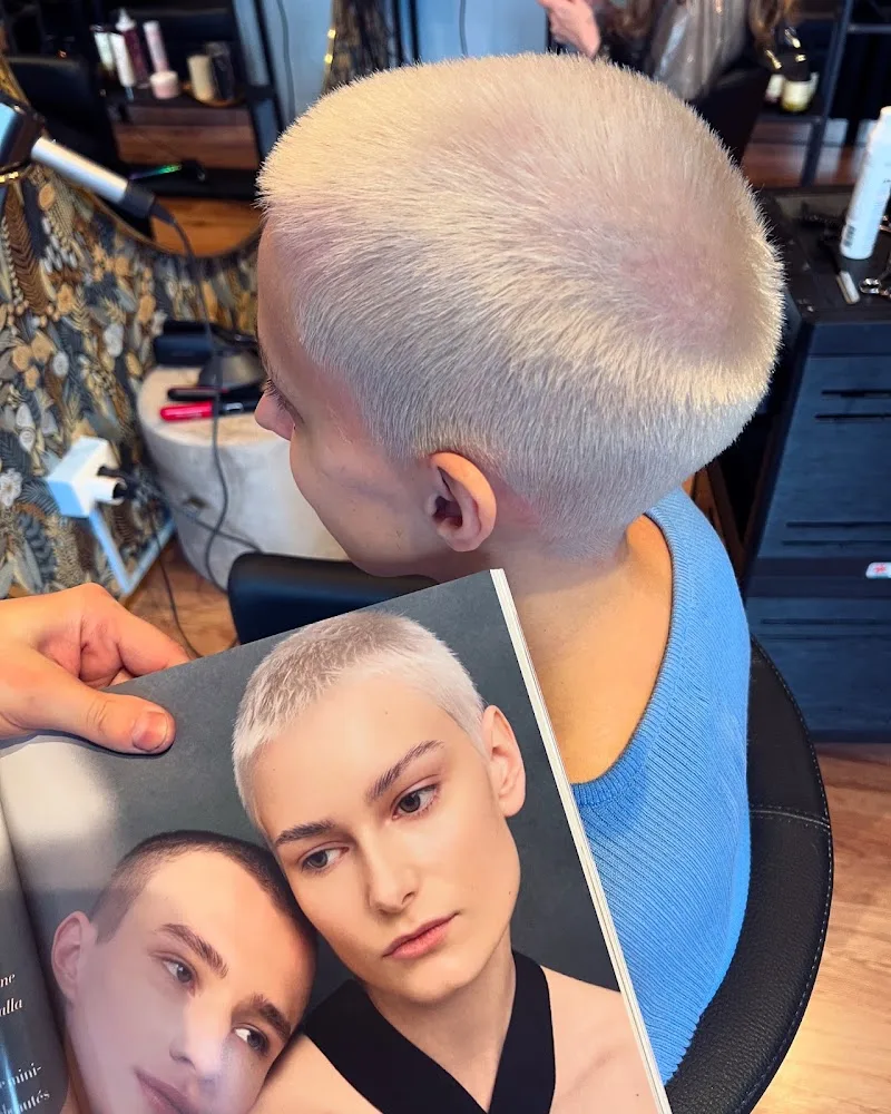 DAVIDE HAIR CONCEPT - Coiffure Brescia - Photo de couverture - OneBooking