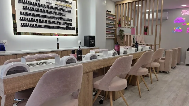 Pink Room Athens - Coiffure Athens - Photo de couverture - OneBooking