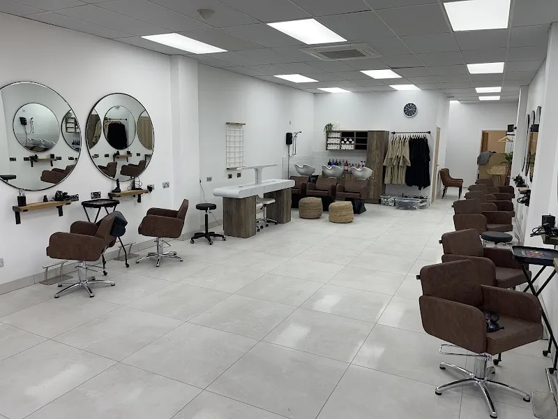 M hair and beauty - Coiffure Nottingham - Photo de couverture - OneBooking