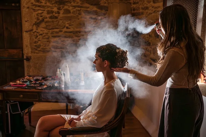 Peluquería y Estética Trece