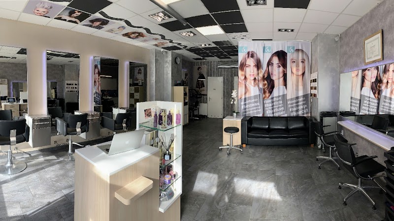 李康家 - Coiffure Debrecen - Photo de couverture - OneBooking