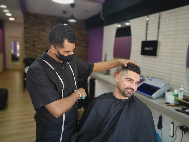 Carlos Barbería, Peluquería y Estilismo High Class