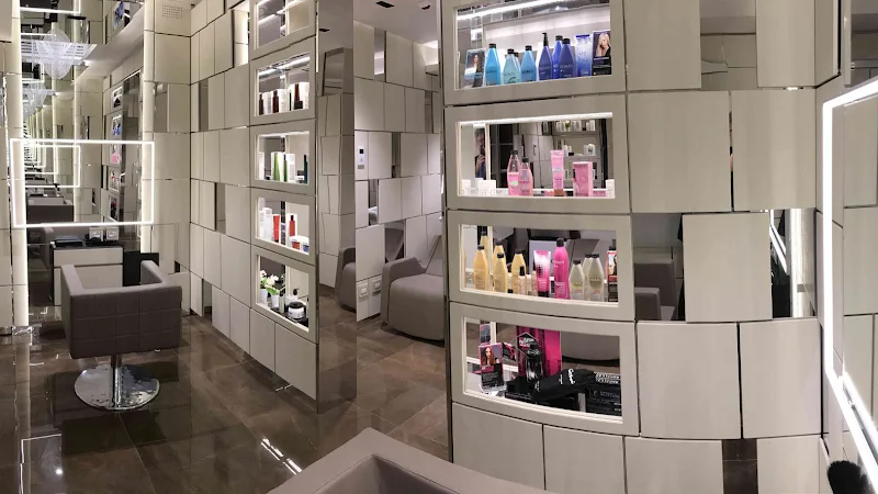 DIVA Luxury Hair Salon Srl by Antonio Mazzola - Coiffure Rome - Photo de couverture - OneBooking