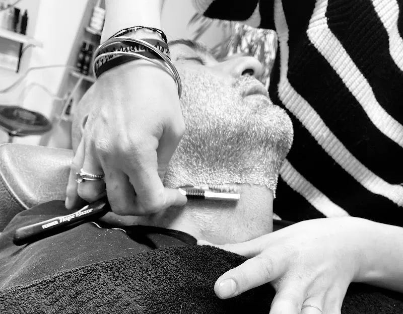 L’hair pur - Coiffure La Roque-sur-Cèze - Photo de couverture - OneBooking