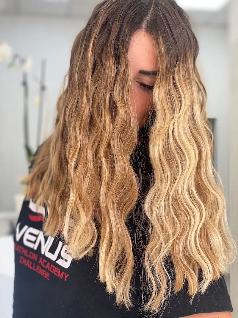 Mira Hairstylist - Coiffure Brescia - Photo de couverture - OneBooking