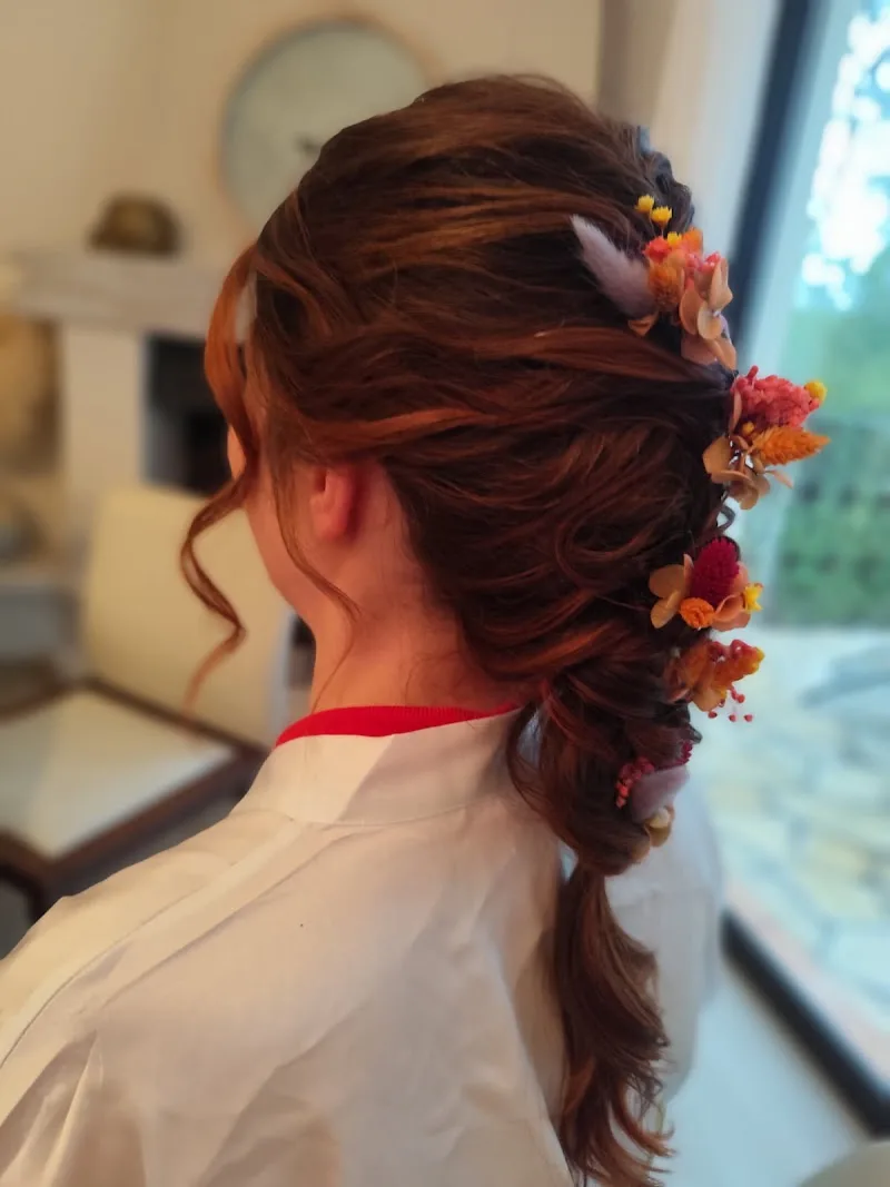 Julie Les Coquettes - Maquillage Béziers - Photo de couverture - OneBooking