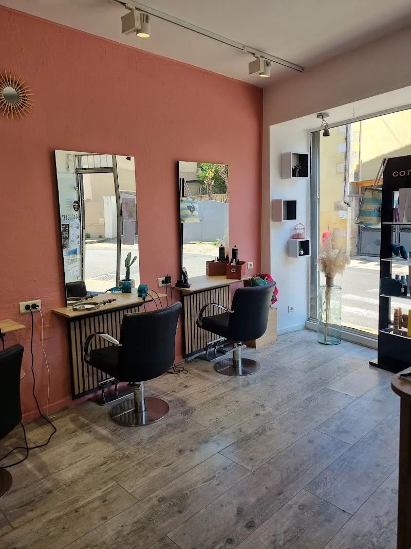 Salon Elegance Coiffure - Coiffure Vénéjan - Photo de couverture - OneBooking