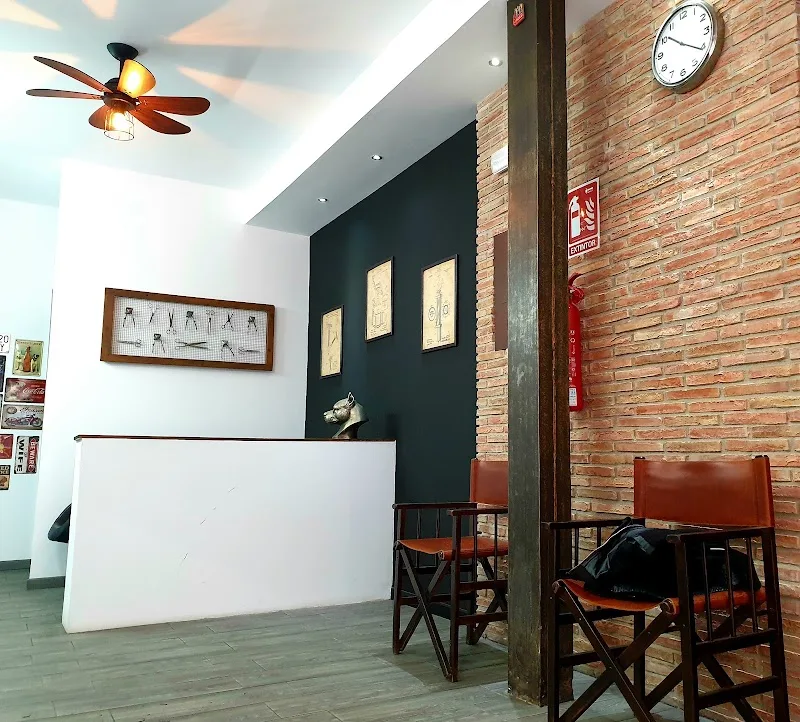 El BARRIO BARBERSHOP
