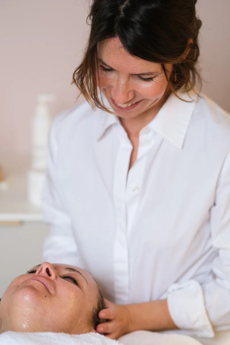 Caroline Rosenfeld Facialiste | Kobido & Soins Visage Nîmes