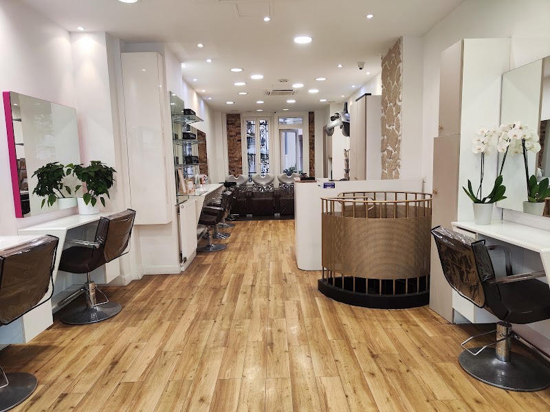 Maison Parisii - Coiffure Focșani - Photo de couverture - OneBooking