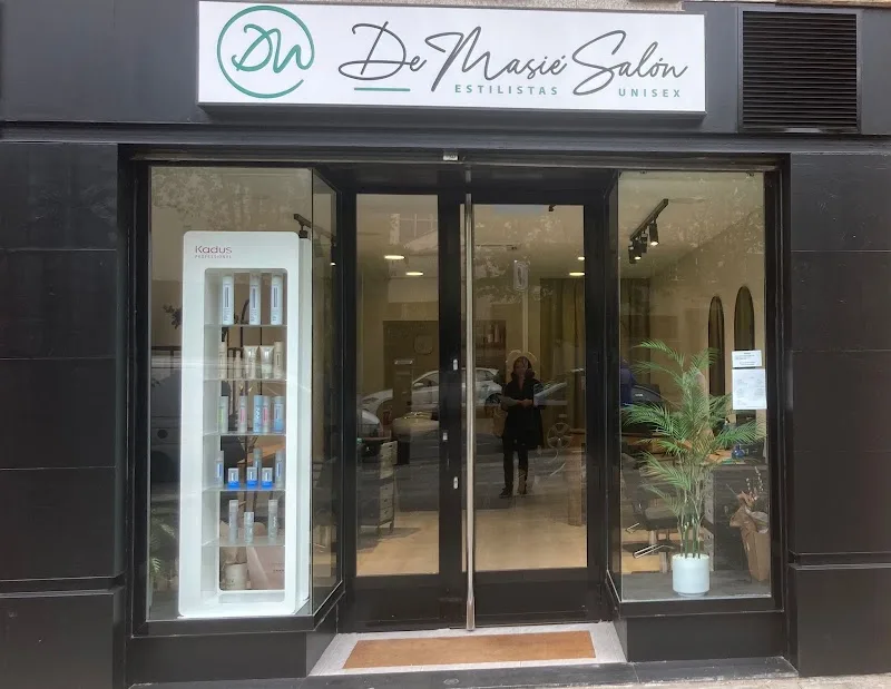 De Masié Salón - Coiffure Burgos - Photo de couverture - OneBooking