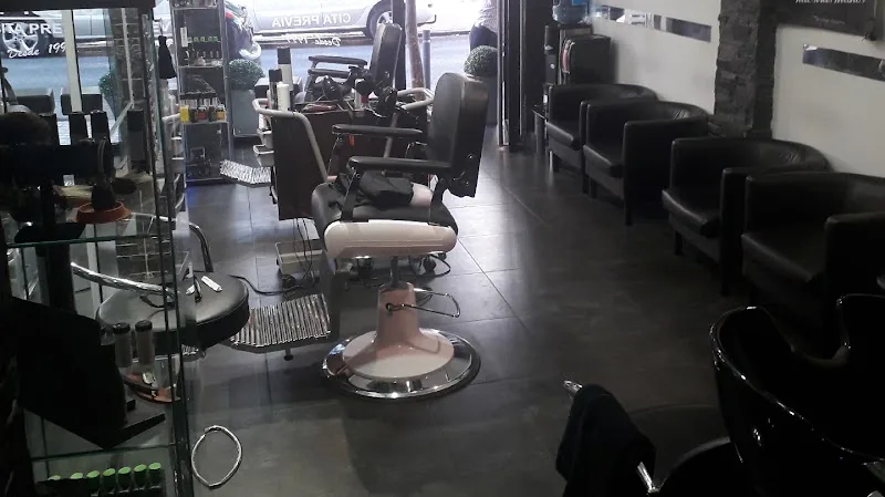 Peluquería Caballeros-masculino Alberto.(collado y Alcántara) - Coiffure Córdoba - Photo de couverture - OneBooking