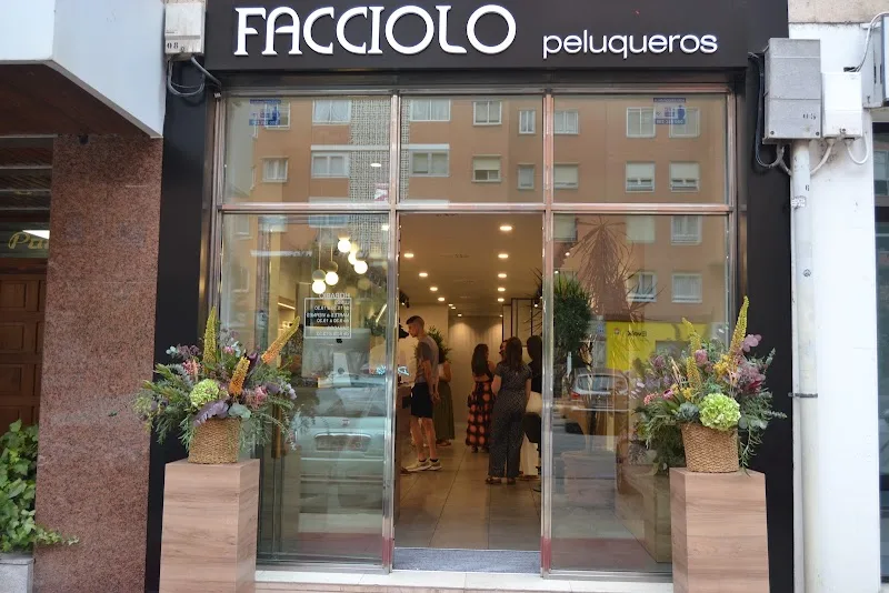 Facciolo Peluqueros - Coiffure Burgos - Photo de couverture - OneBooking