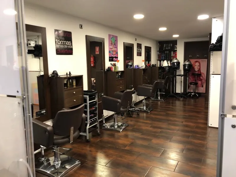 Peluquería Nou Estil - Cortes hombre y mujer, mechas, coloración - Coiffure Castellón De La Plana - Photo de couverture - OneBooking