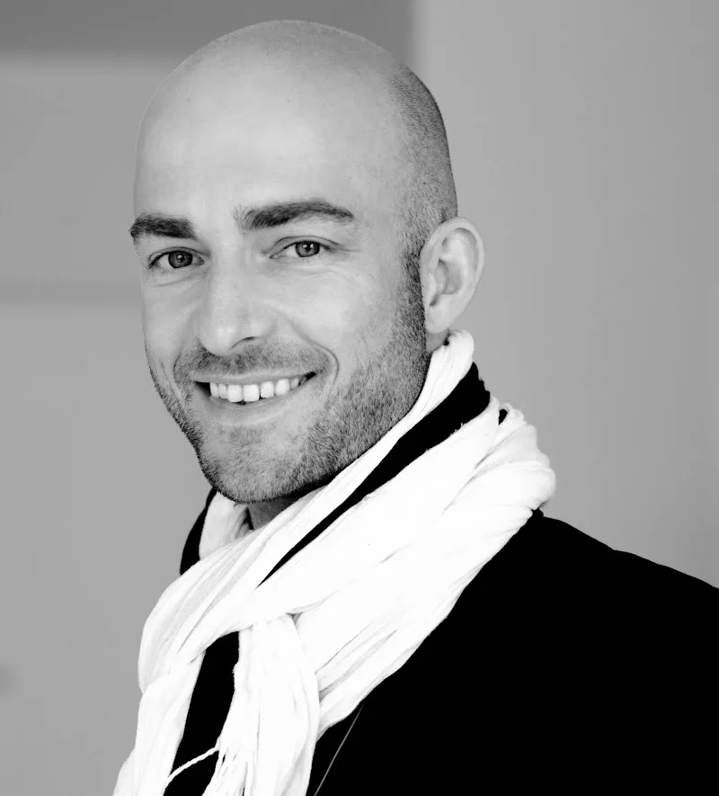 SALONPAULI - Friseur München Altstadt - Balayage & Extensions - Coiffure Munich - Photo de couverture - OneBooking