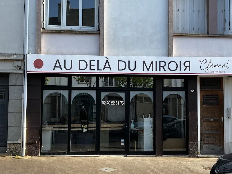 Au delà du miroir By Clément