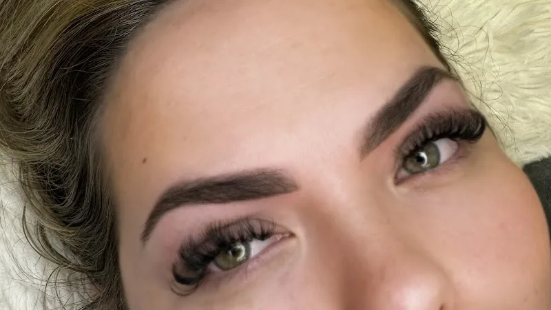 Renu Nails And Brow Bar