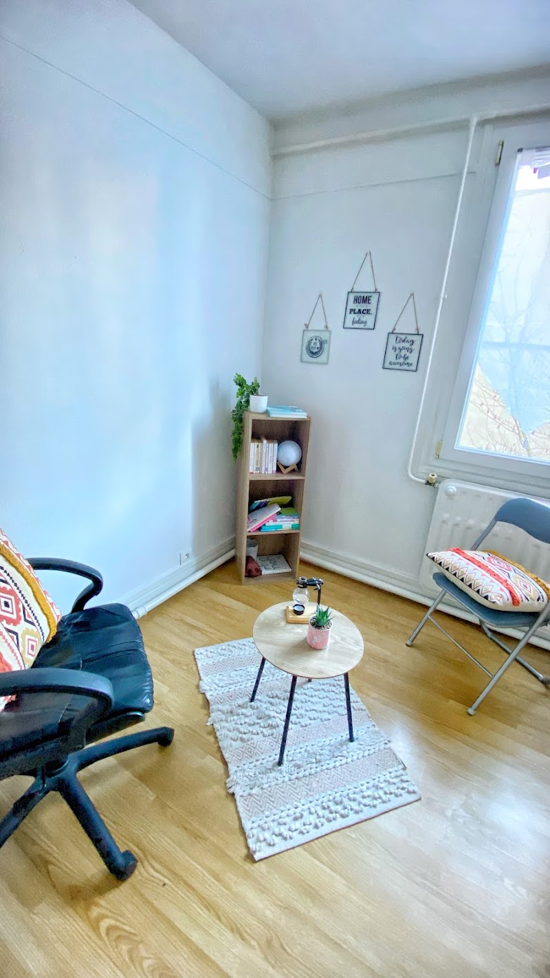 OneBooking Instagram Post