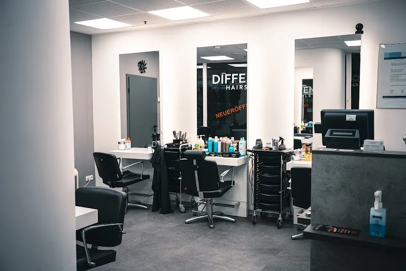 Different Hairstyle - Coiffure Frankfurt Am Main - Photo de couverture - OneBooking