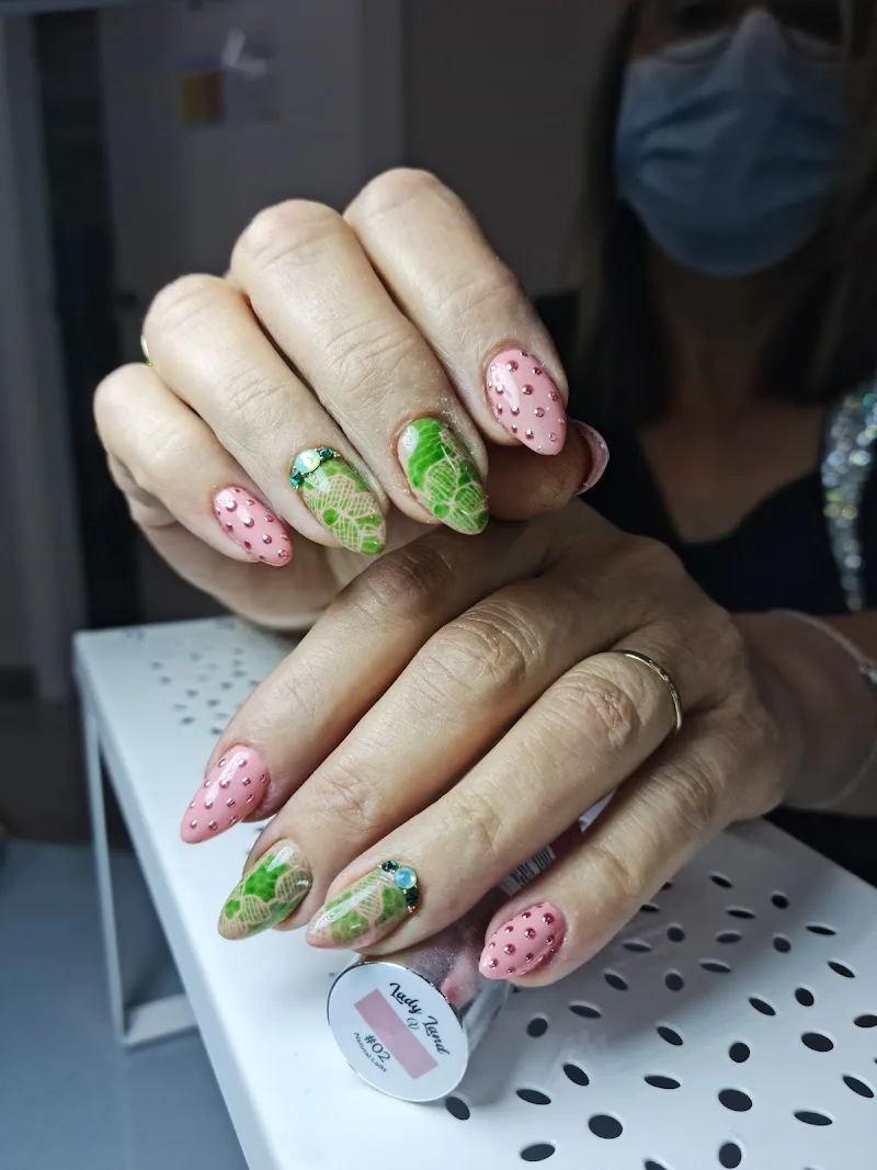 Miikke Orozco Nail Shop