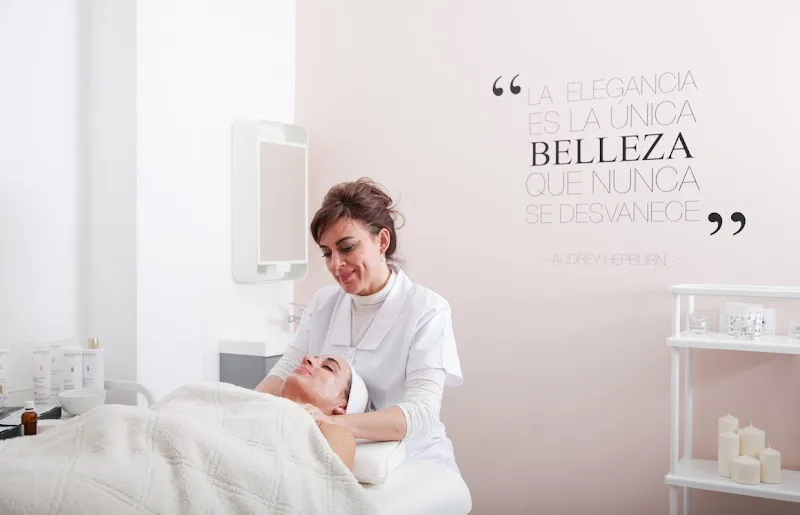 Rosa San Nicasio | Salón de Belleza - Institut de beauté Logroño - Photo de couverture - OneBooking