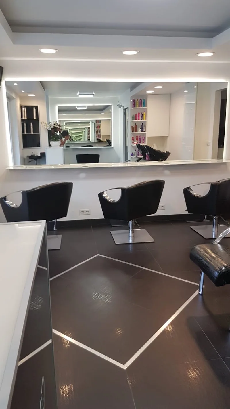 Giovanni / Garramone - Coiffure La Louvière - Photo de couverture - OneBooking