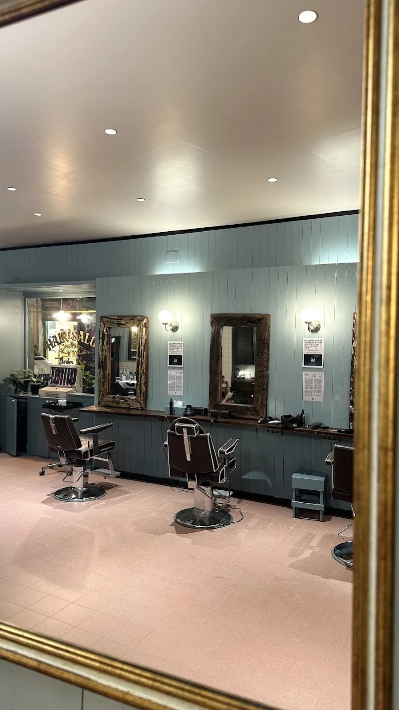 A CLUB by Anthony Llobet GOTIC (English Hair Salon) - Coiffure Barcelona - Photo de couverture - OneBooking