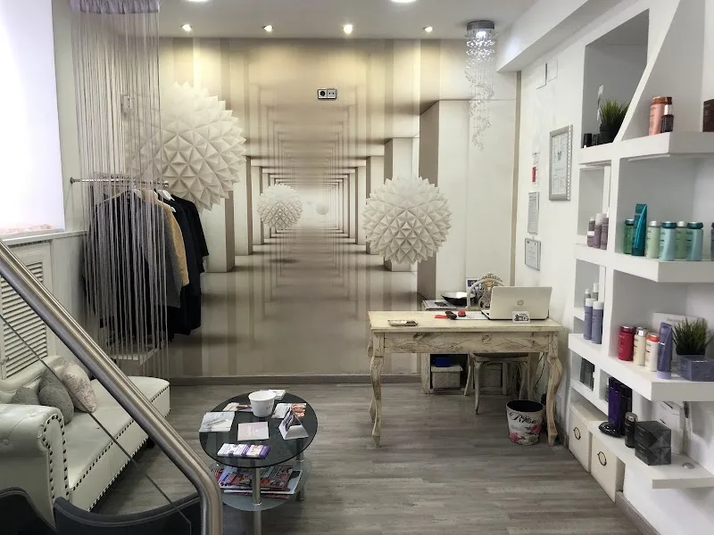 My Beauty Golden: Peluquería y Belleza en el Barrio Salamanca - Institut de beauté Madrid - Photo de couverture - OneBooking