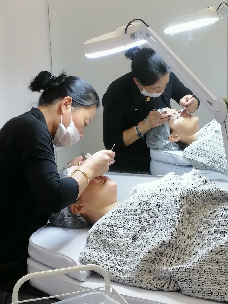 Tu mirada. Celles, Ungles i Pestanyes. Centro de Medicina Estética. Extensiones de Pestañas. Microblading/Micropigmentación